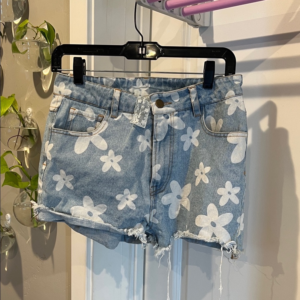 Sadie & Sage Blue Floral Jean Shorts - Picture 1 of 3
